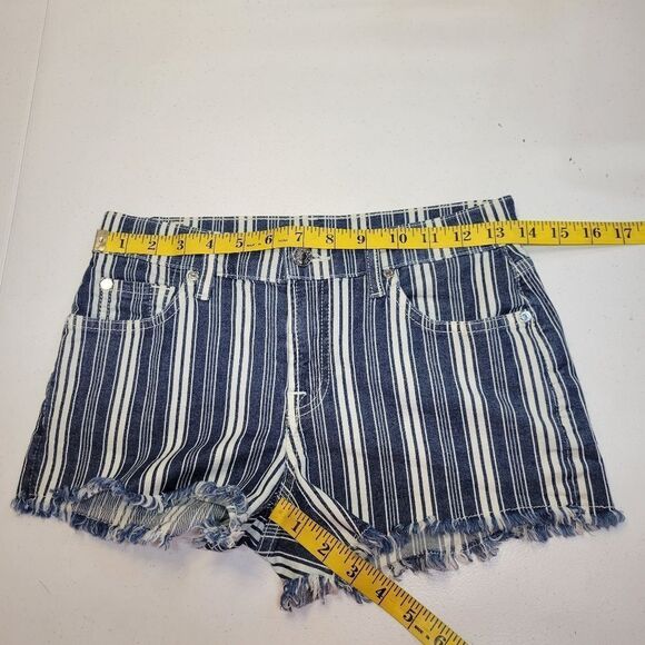 7FAM 7 For All Mankind Striped Blue Denim Jean Women's Shorts Frayed Cutoff - Picture 9 of 10